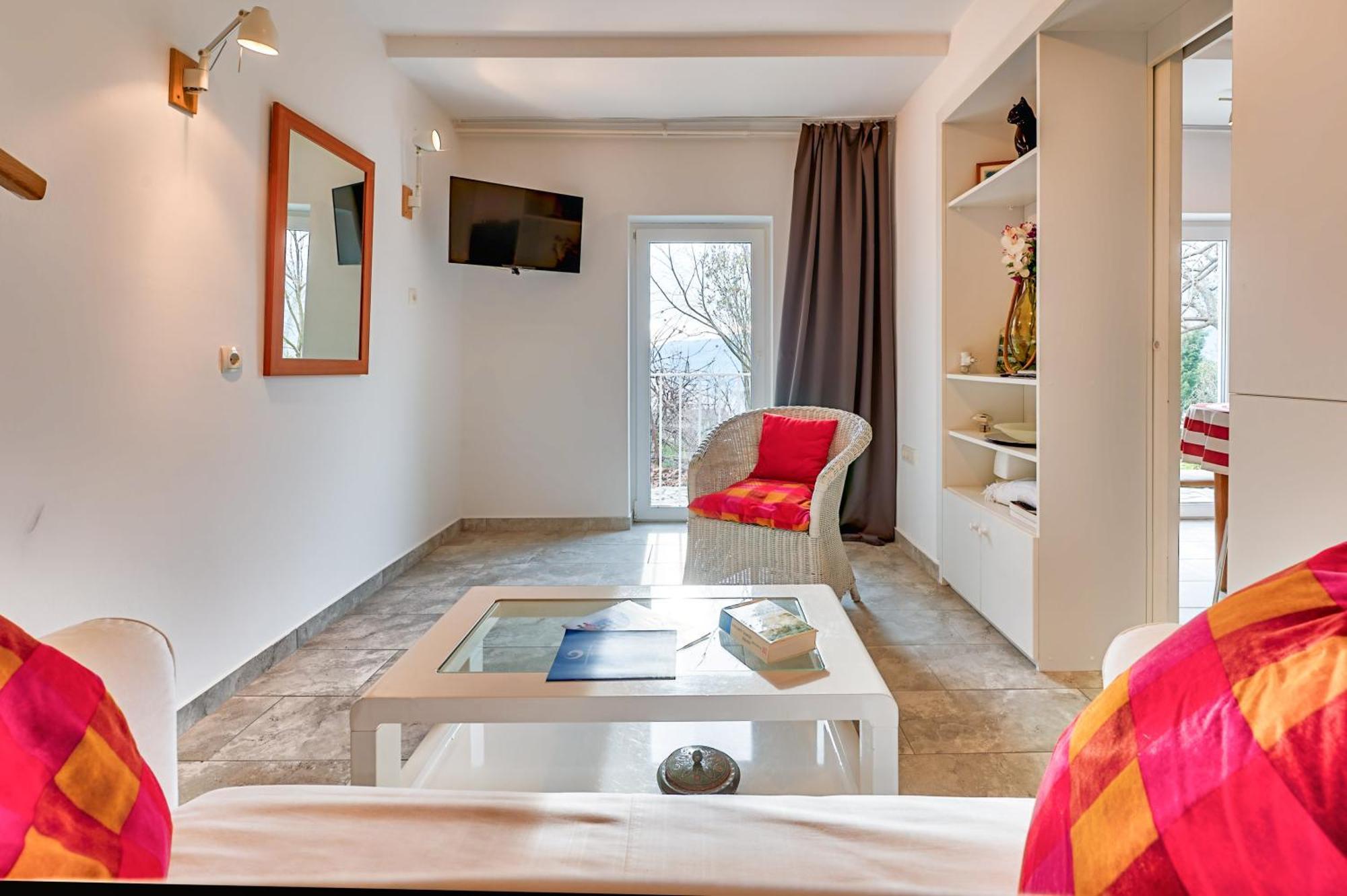 Frlan Apartment *