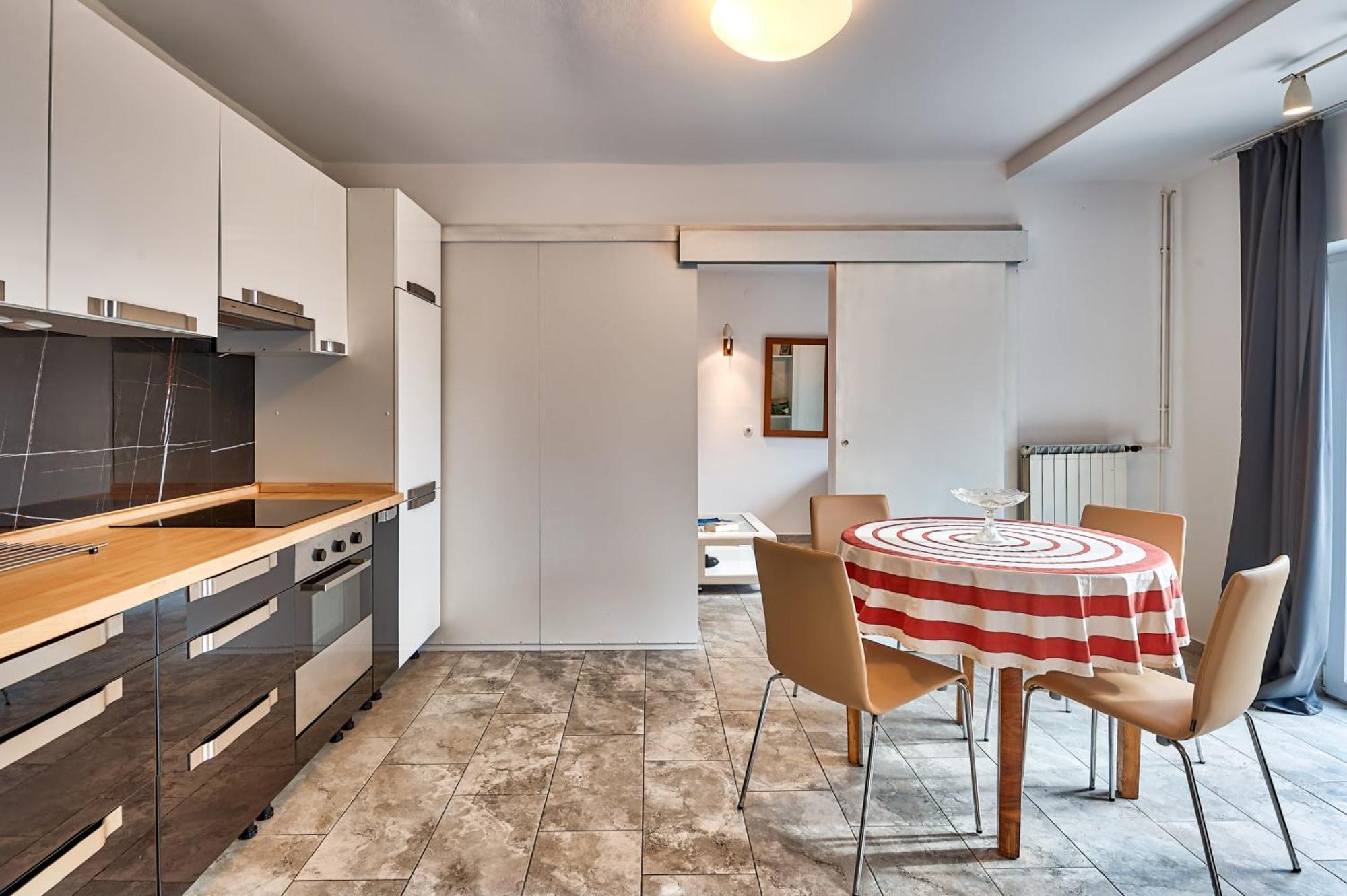 Frlan Apartment *